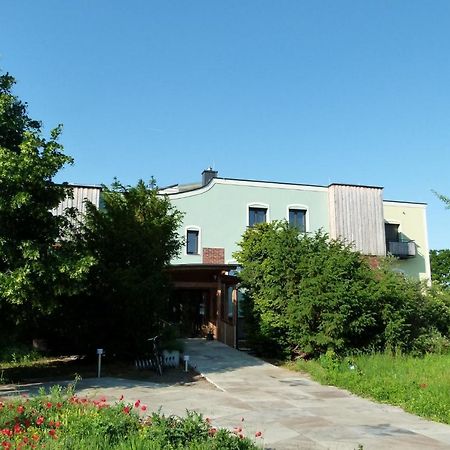 Haus Monti Hotel Maria Lanzendorf ภายนอก รูปภาพ