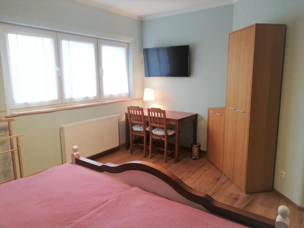 Haus Monti Hotel Maria Lanzendorf ภายนอก รูปภาพ